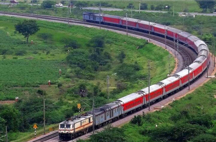 మెయిల్, ఎక్స్‌ప్రెస్ రైళ్ల గరిష్ట వేగం గరిష్టం 130 కిలోమీటర్లకు పెంపు