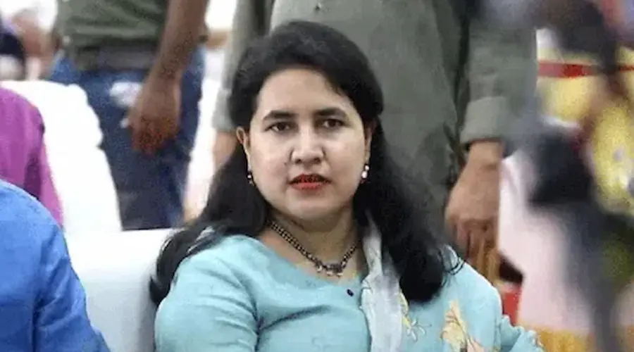 వీణ విజయన్ కు మరోసారి ఈడీ నోటీసులు