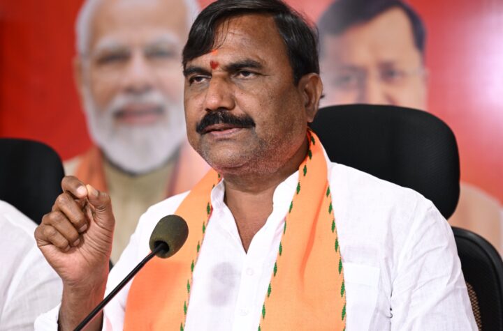 ఫీజు బకాయిలు రూ 15,000కోట్లు చెల్లింపుపై మాట తప్పారు
