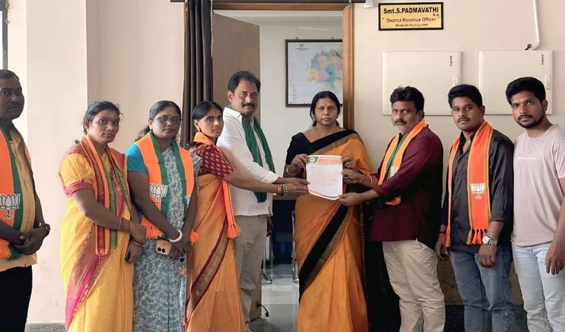 ‘ప్రధానమంత్రి ఫసల్ బీమా యోజన’ను తక్షణమే అమలు చేయాలి