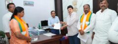 హైదరాబాద్ లో బిఎల్ఓలు ఇంటింటికి తిరగడం లేదు 