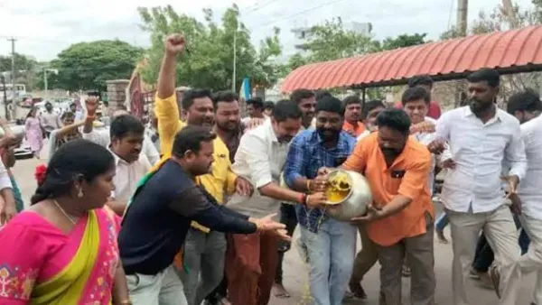 భద్రకాళి సాక్షిగా కాంగ్రెస్ బీఆర్ఎస్ ప్రమాణాల రభస.. బీజేపీ శుద్ధి