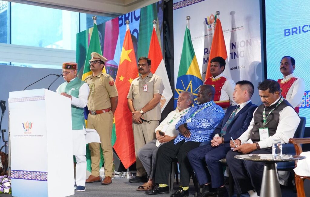`పారిశ్రామిక కుటుంభం’ పరస్పర విశ్వాసం, చర్చల ద్వారానే సాధ్యం