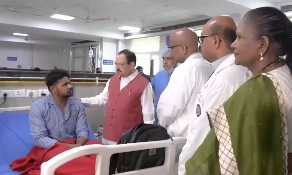 ఆసుపత్రిలో  వాంగ్‌చుక్‌ను కలిసిన జెపి నడ్డా, జితేంద్ర సింగ్