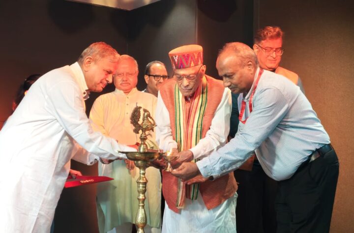 “అమిత్ అటల్” డాక్యూమెంటరీ ఆవిష్కరించిన హోసబలే, డా. జోషి 