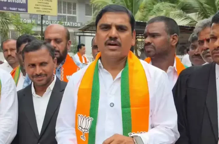నటుడు ప్రకాశ్ రాజ్‌పై కదిరి పోలీస్ స్టేషన్‌లో బీజేపీ ఫిర్యాదు