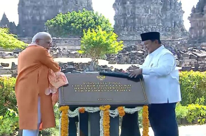 ఇండోనేషియాలోని వెయ్యేళ్ల నాటి ప్రంబవన్ఆలయానికి మోదీ 