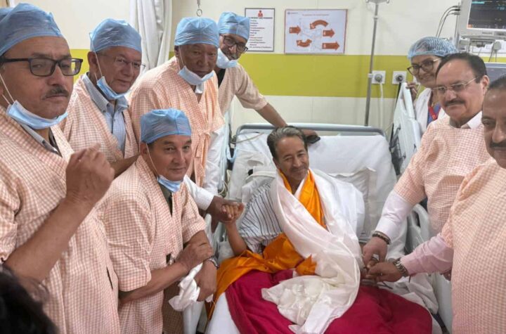 ఆమరణ దీక్ష విరమించిన సోనమ్ వాంగ్‌చుక్