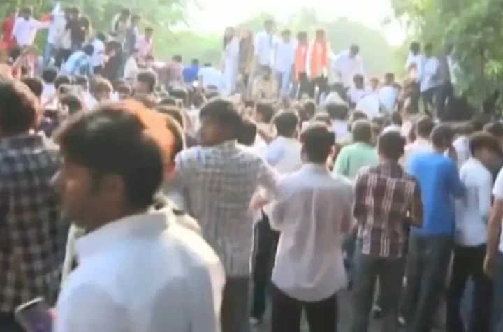 ఢిల్లీలోని జార్ఖండ్ భవన్ ఎదుట ఎబివిపి నిరసన