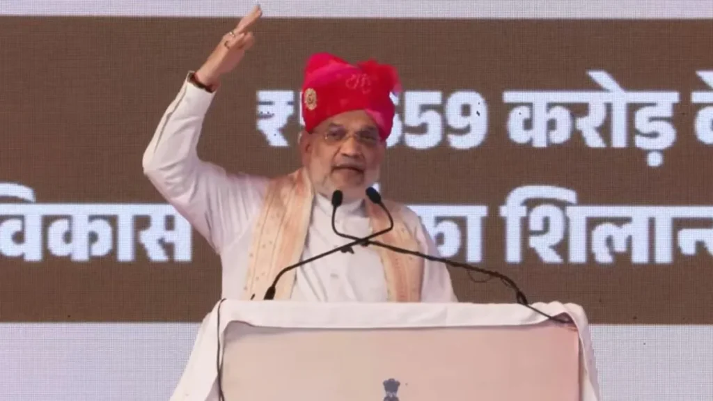 వందేమాతరం ఆపేసిన సోనియా క్షమాపణ చెప్పాలి