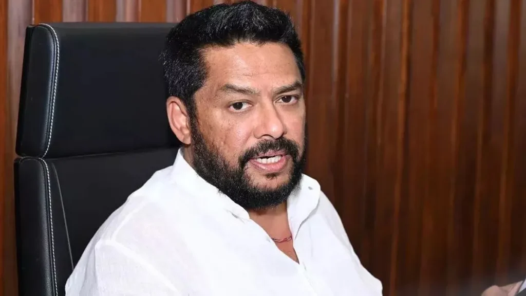 వాల్మీకి కుంభకోణం ఆరోపణలతో కర్ణాటక మంత్రి నాగేంద్ర రాజీనామా
