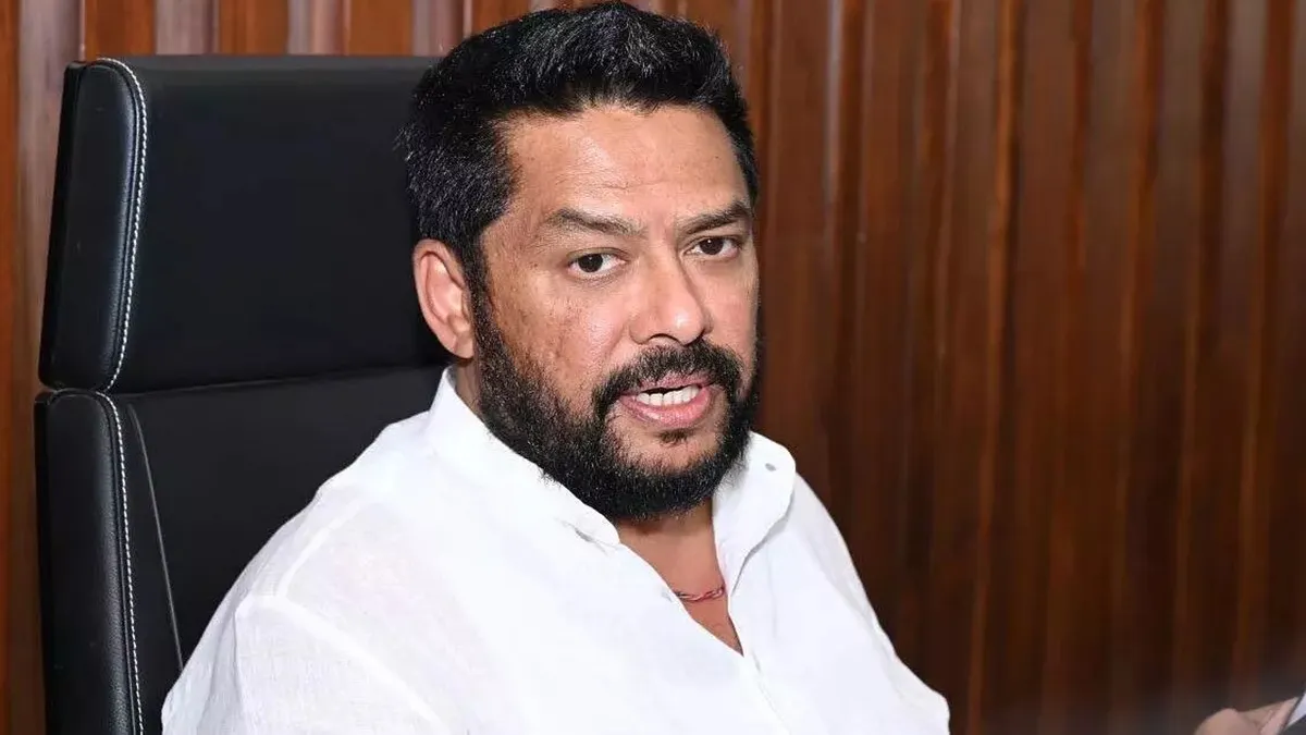 వాల్మీకి కుంభకోణం ఆరోపణలతో కర్ణాటక మంత్రి నాగేంద్ర రాజీనామా