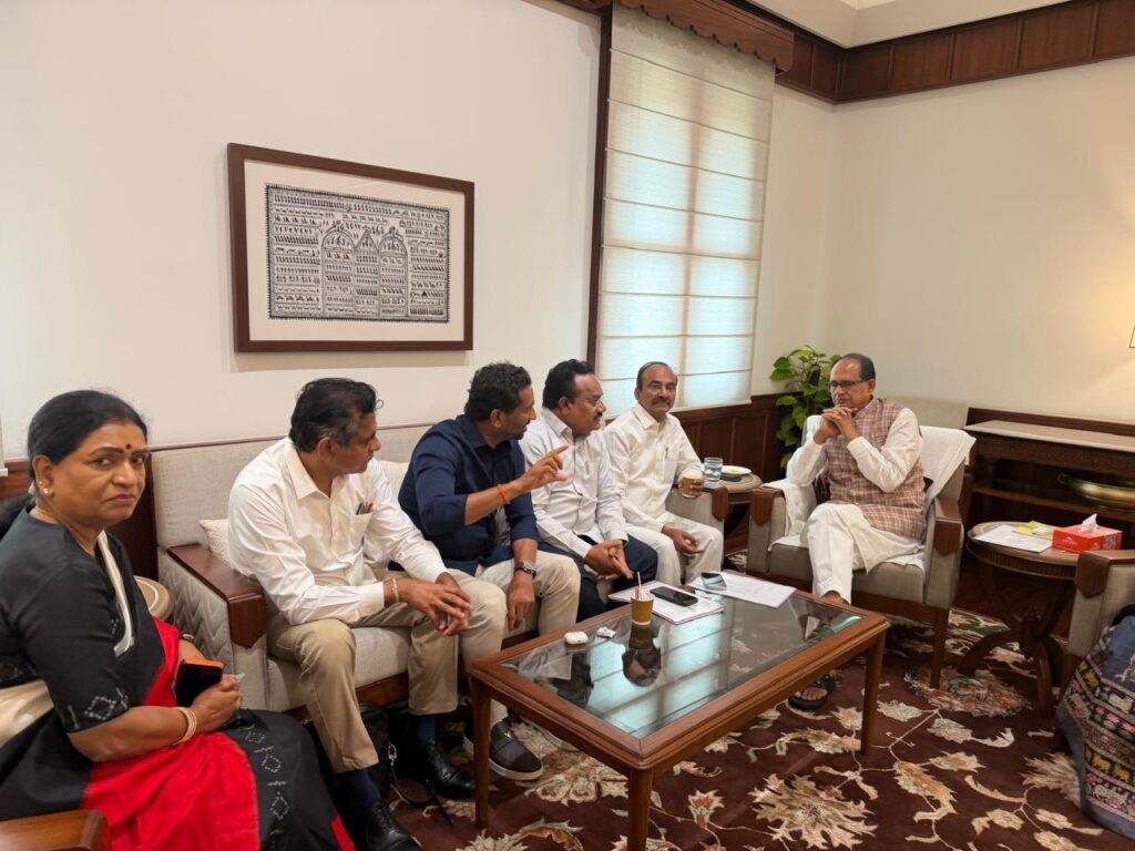 మారుమూల గ్రామాలకు పి ఎం జి ఎస్ వై రహదారులు