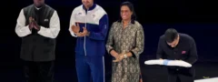 లాంఛనంగా భారత్ కు కామన్వెల్త్ క్రీడల పతాకం