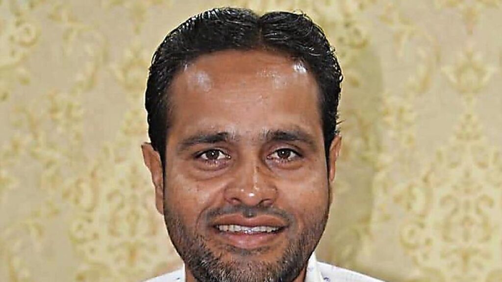 రాజీనామాకు ససేమీరా.. పరారీలో మజ్లీస్ ఎమ్యెల్సీ బేగ్