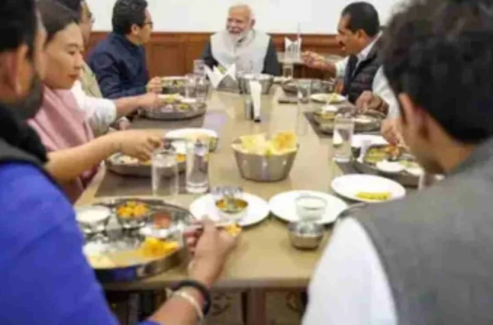 ఆందోళన వద్దు, నేను మీతో ఉన్నా.. రెబెల్ ఎంపీలకు మోదీ భరోసా 