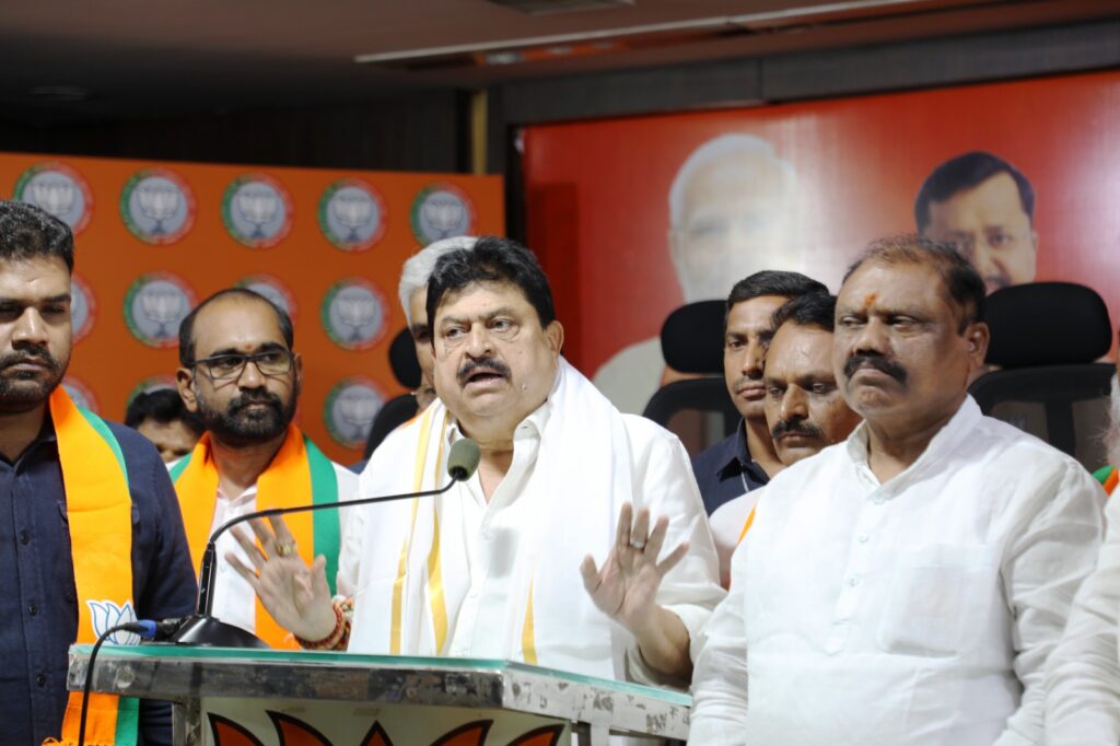 రేవంత్ అమెరికా పర్యటన అనుమతిపై అనవసర రాద్ధాంతం