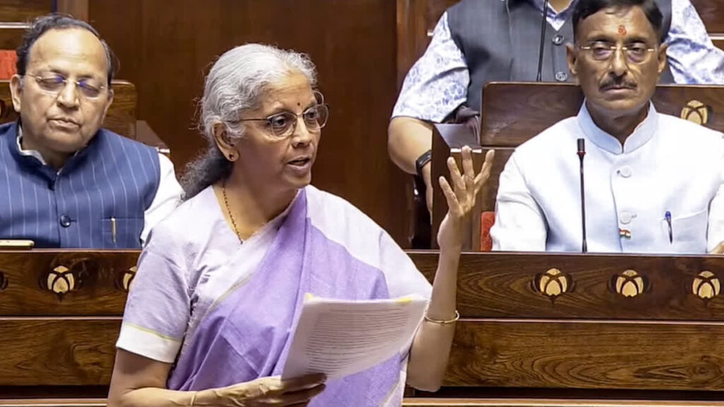 పాలిమ‌ర్ క‌రెన్సీ నోట్లకు కేంద్రం గ్రీన్‌ సిగ్నల్
