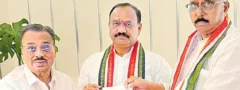 కొండా సురేఖ, చిన్నారెడ్డిలను పదవుల నుండి తప్పించండి 