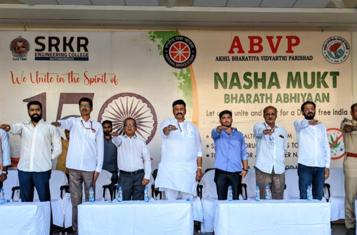 వందేమాతరం ప్రతి ఒక్కరిలో దేశభక్తిని నింపుతుంది