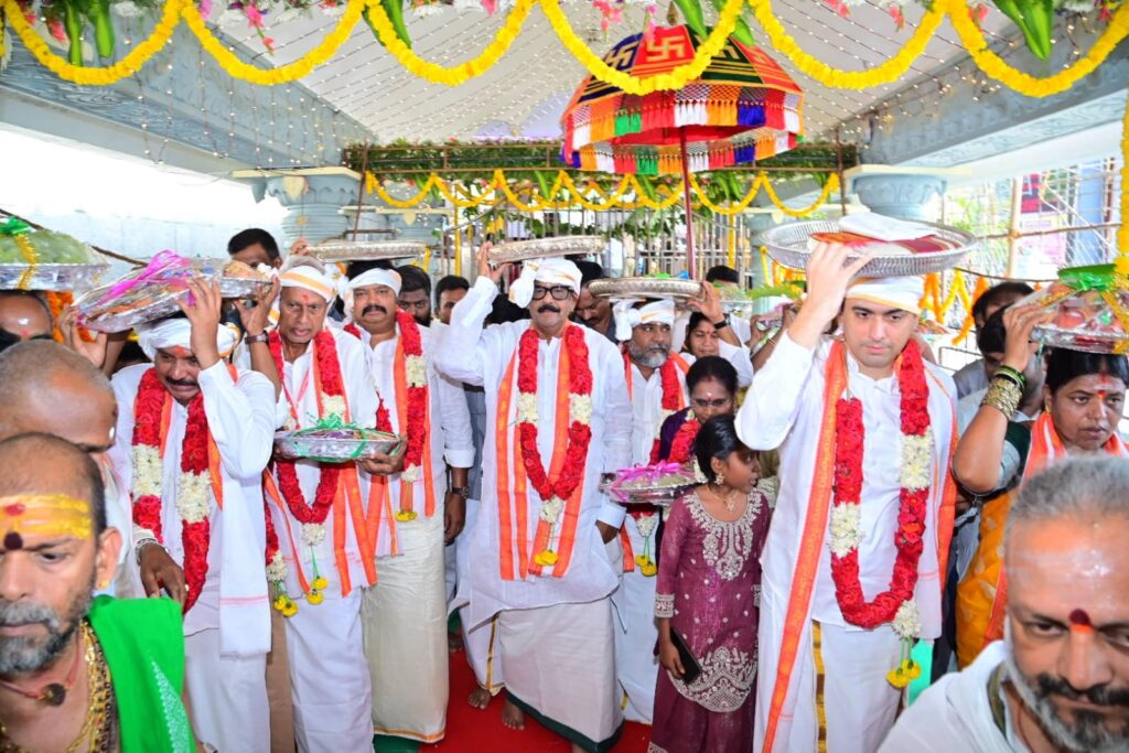 ఏపీలో ఆలయాల అభివృద్ధికి రూ.908 కోట్లు