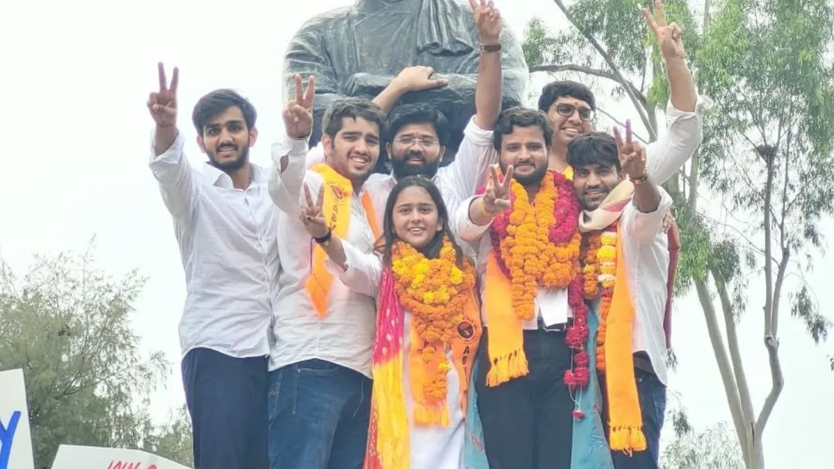 ఢిల్లీ యూనివర్సిటీ ఎన్నికల్లో ఏబీవీపీ హవా, 3 స్థానాలు కైవసం