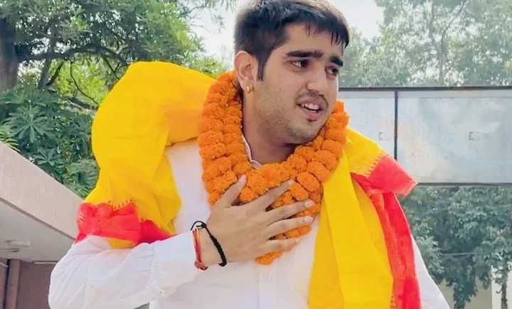 ఢిల్లీ యూనివర్సిటీ విద్యార్థి సంఘం నేతలుగా క్రీడాకారులు 