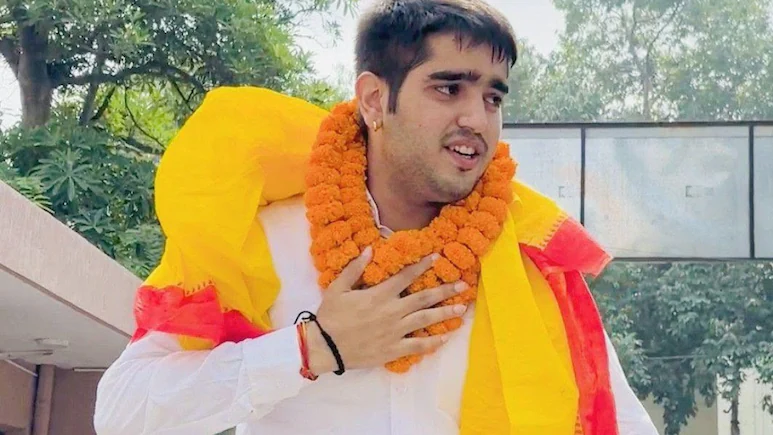 ఢిల్లీ యూనివర్సిటీ విద్యార్థి సంఘం నేతలుగా క్రీడాకారులు 