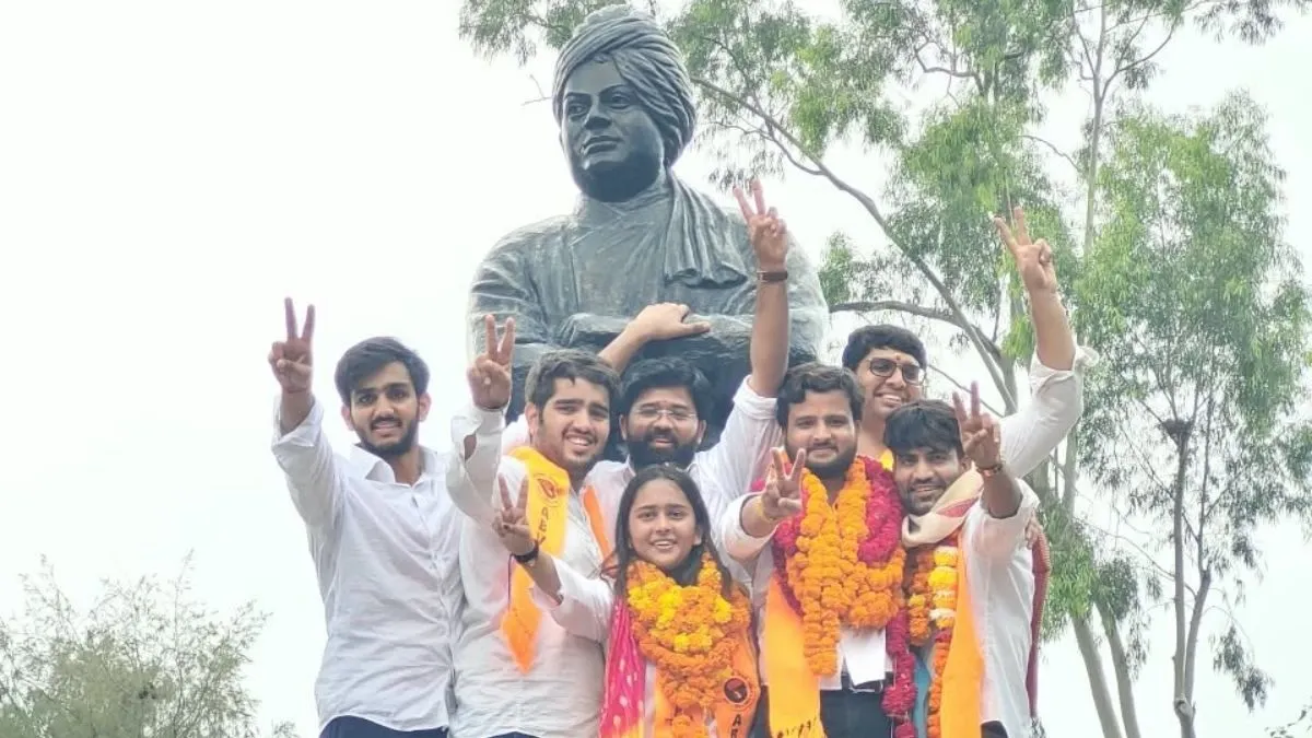 ఢిల్లీ యూనివర్సిటీ ఎన్నికల్లో ఏబీవీపీ హవా, 3 స్థానాలు కైవసం