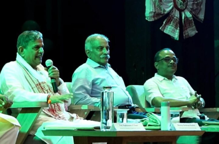విద్యార్థులే దేశ భవిష్యత్తుకు పునాది 