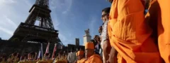 ఈఫిల్ ట‌వ‌ర్‌ సాధువుల సందర్శనప్పుడు మహిళా సిబ్బంది తొలగింపు!
