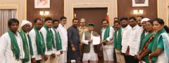 ఆదివాసుల సమస్యలపై సెక్రటేరియట్ ముందు ధర్నా 