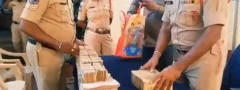 కాజీపేటలో రూ.1.38 కోట్ల రద్దయిన నోట్లు స్వాధీనం