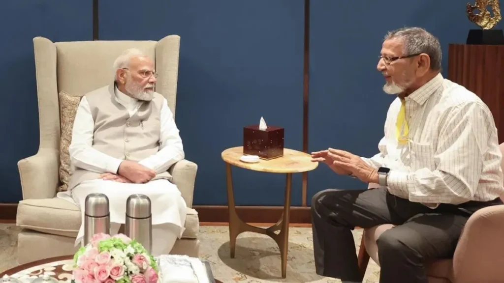 ప్రధాని చిన్ననాటి స్నేహితుడికి భూమిచ్చేసిన బీజేపీ ఎమ్మెల్యే