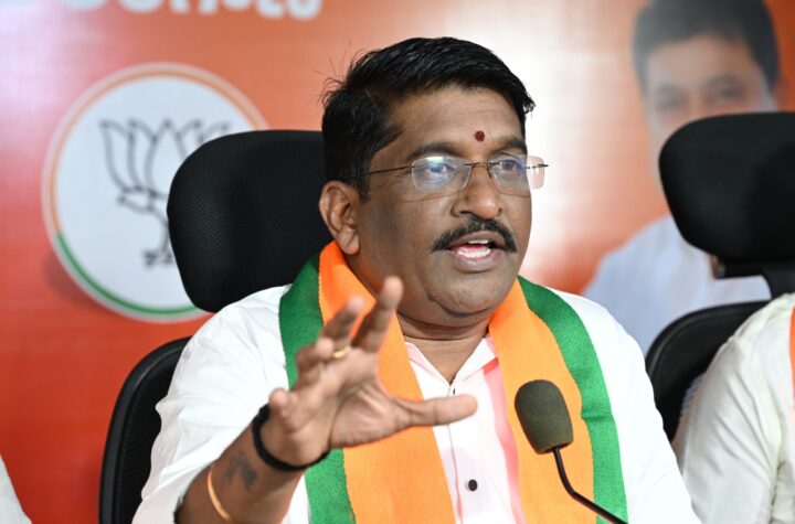 దళిత సమాజాన్ని అవమానిస్తున్న కాంగ్రెస్, బీఆర్ఎస్ 